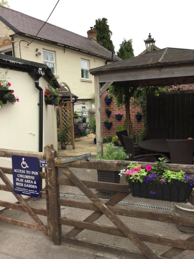סליסבורי The Bell Inn מראה חיצוני תמונה