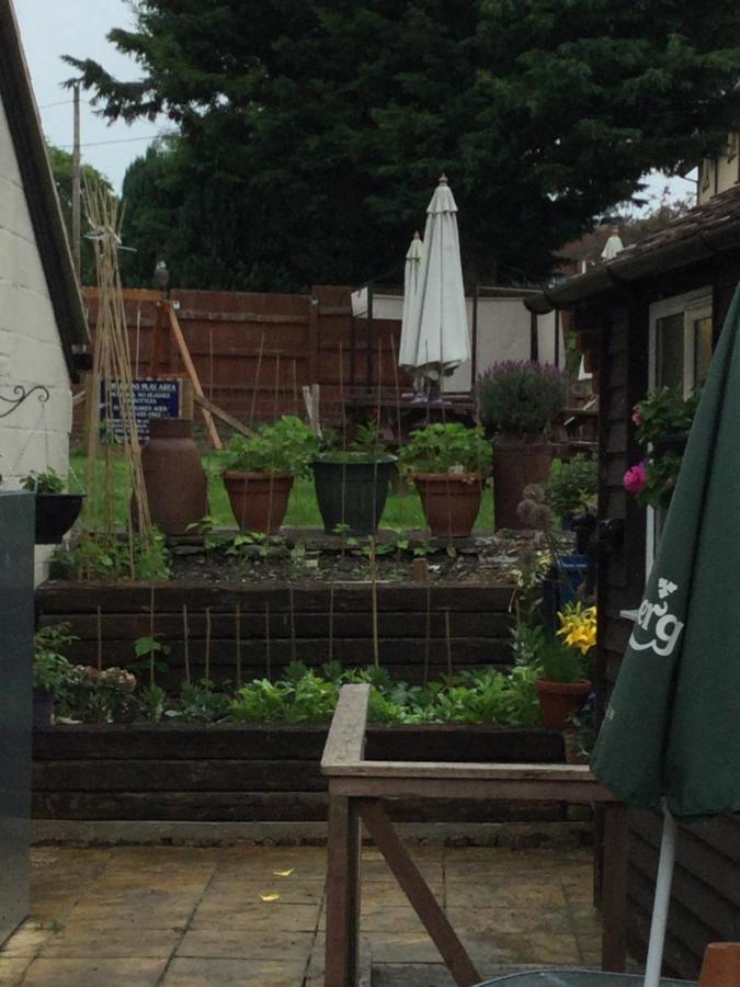 סליסבורי The Bell Inn מראה חיצוני תמונה