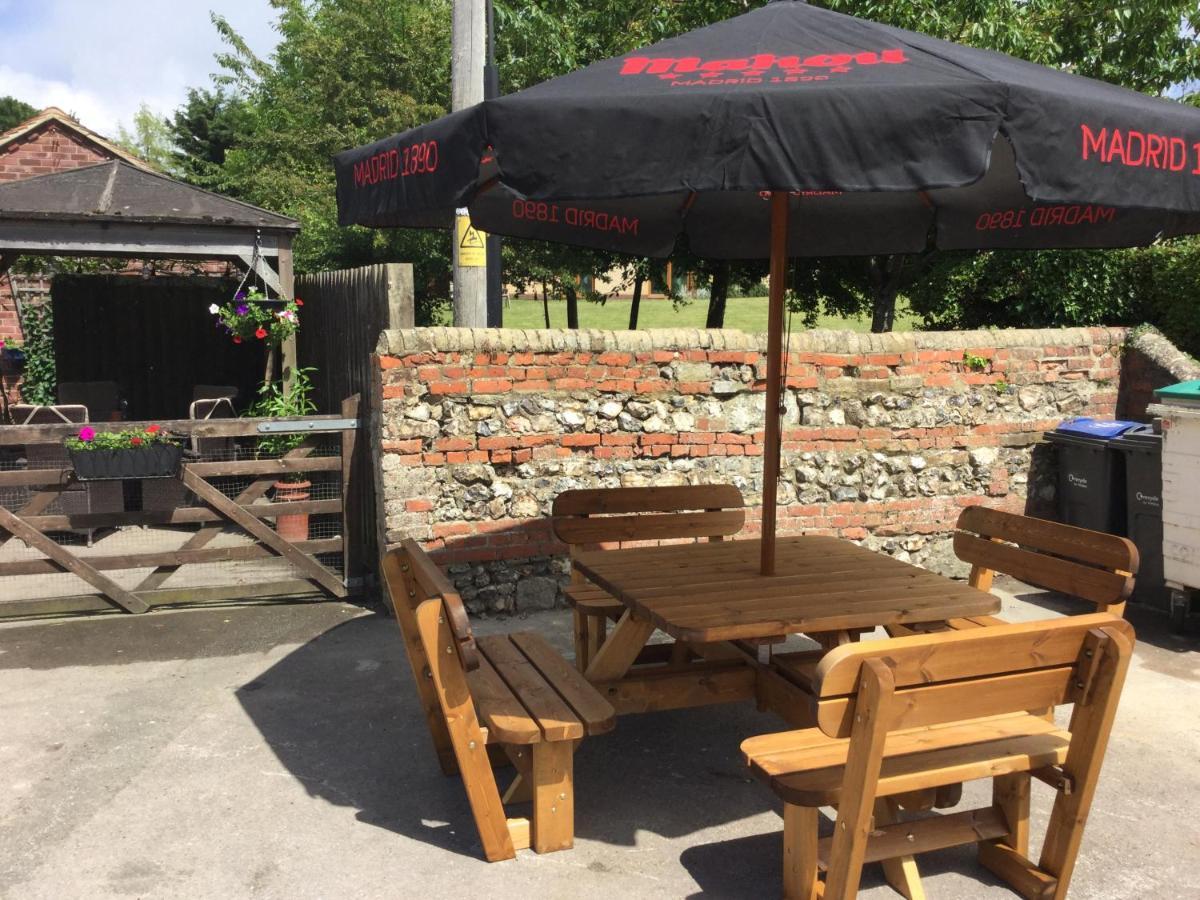 סליסבורי The Bell Inn מראה חיצוני תמונה
