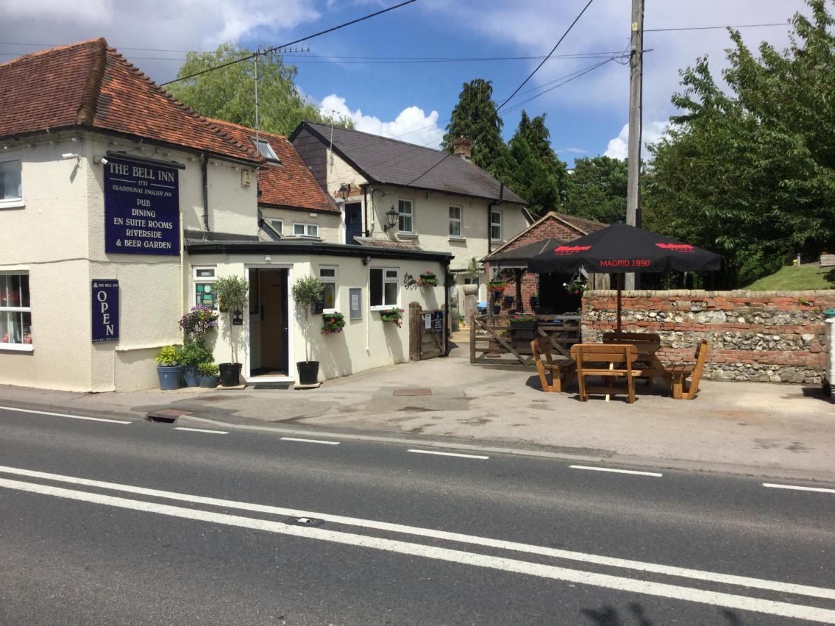 סליסבורי The Bell Inn מראה חיצוני תמונה