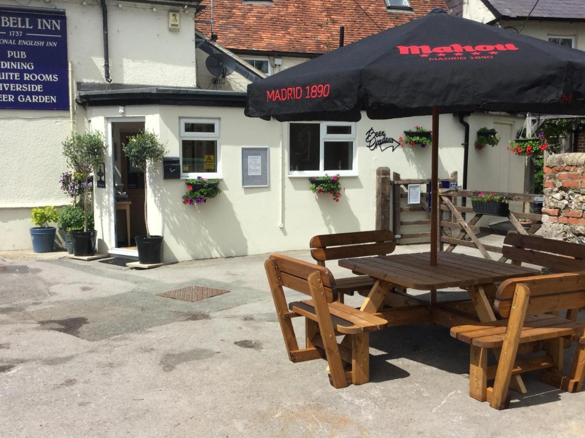 סליסבורי The Bell Inn מראה חיצוני תמונה