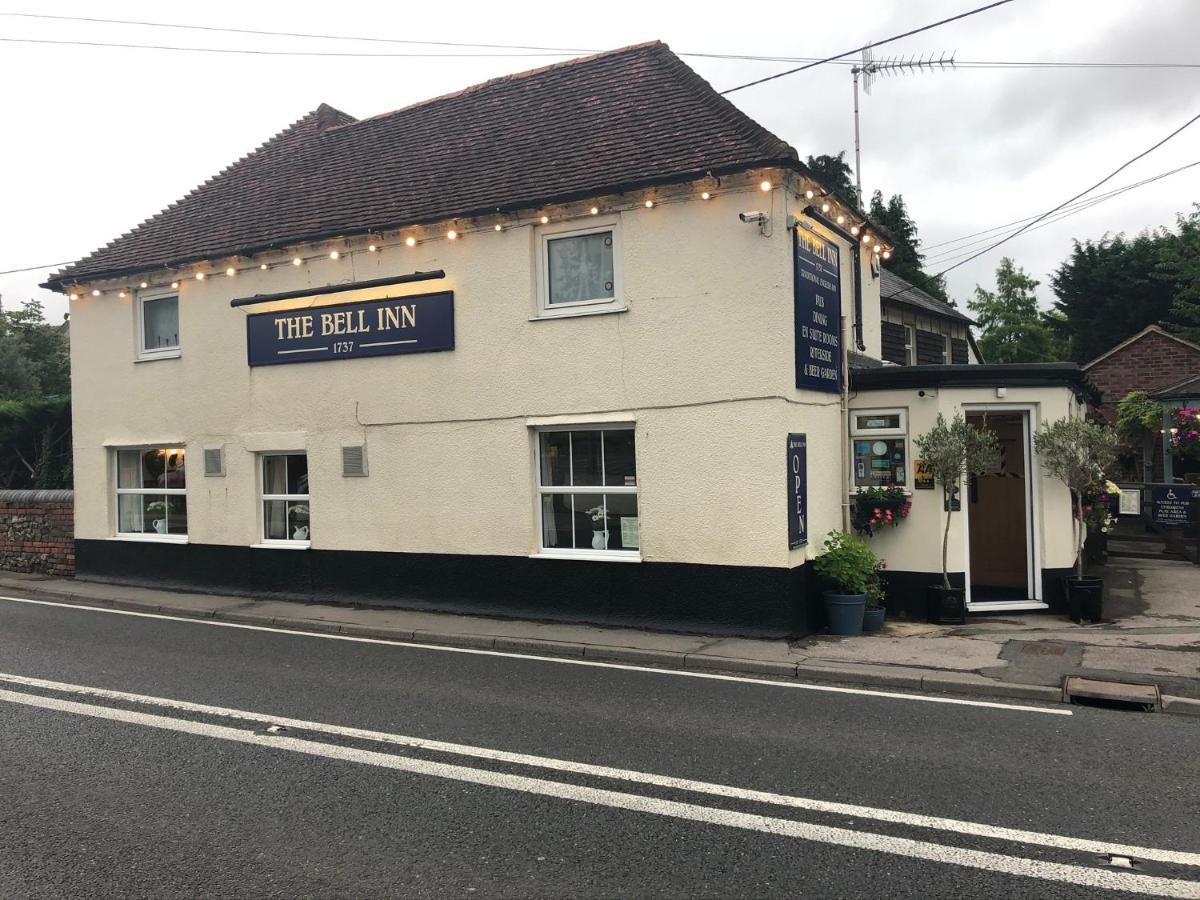 סליסבורי The Bell Inn מראה חיצוני תמונה